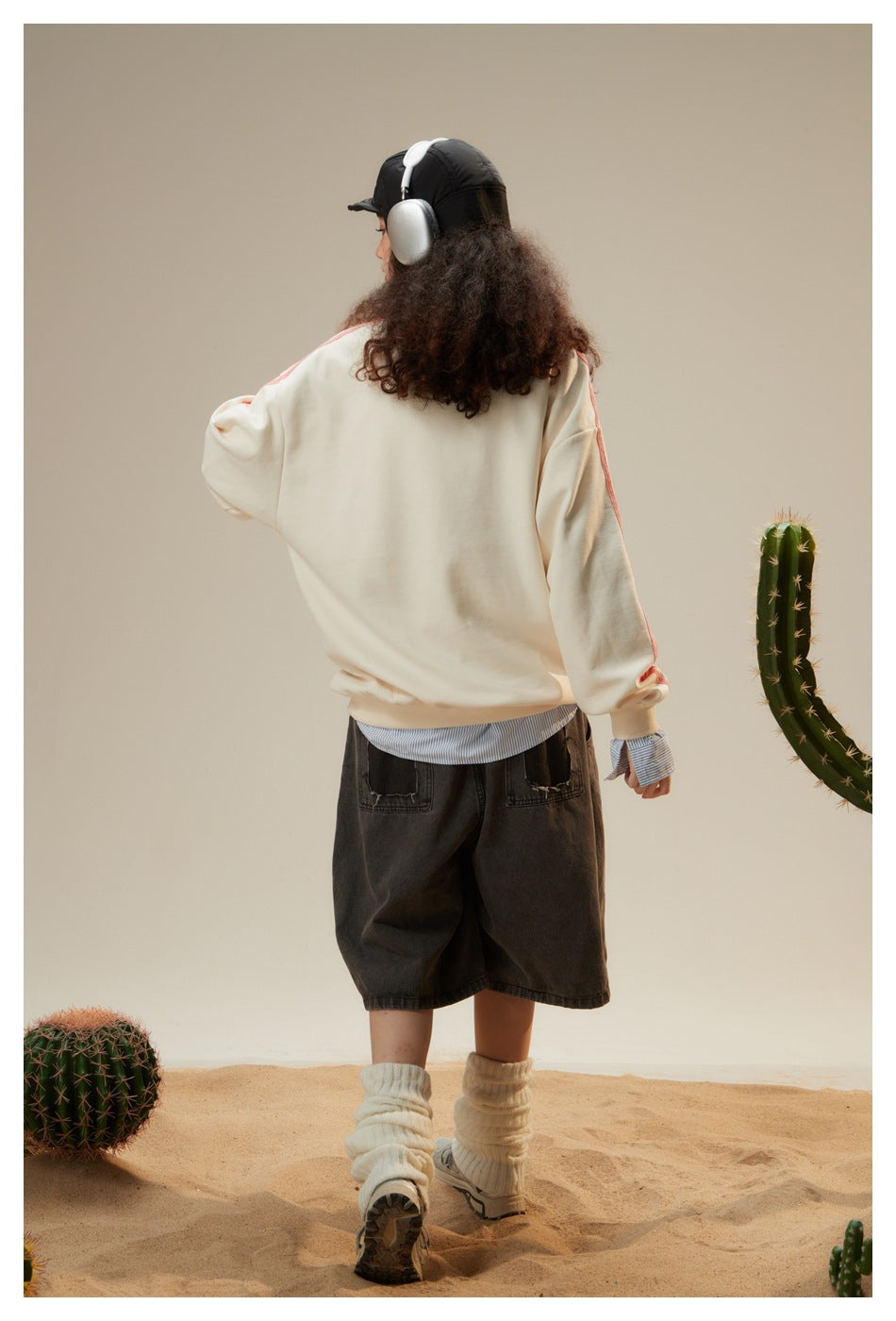 LOOK MOON SWEATSHİRT