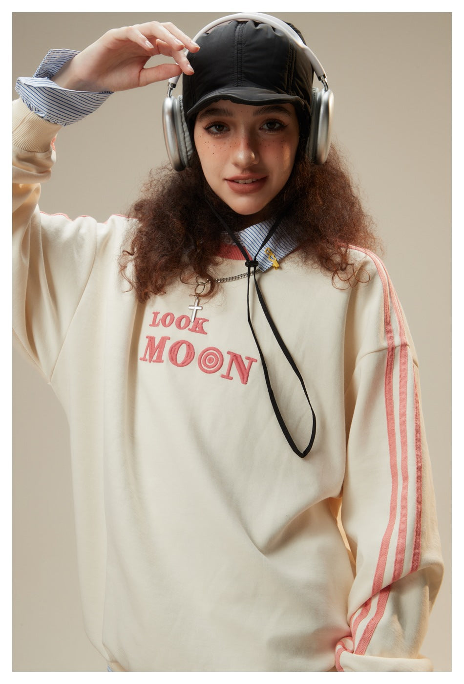 LOOK MOON SWEATSHİRT