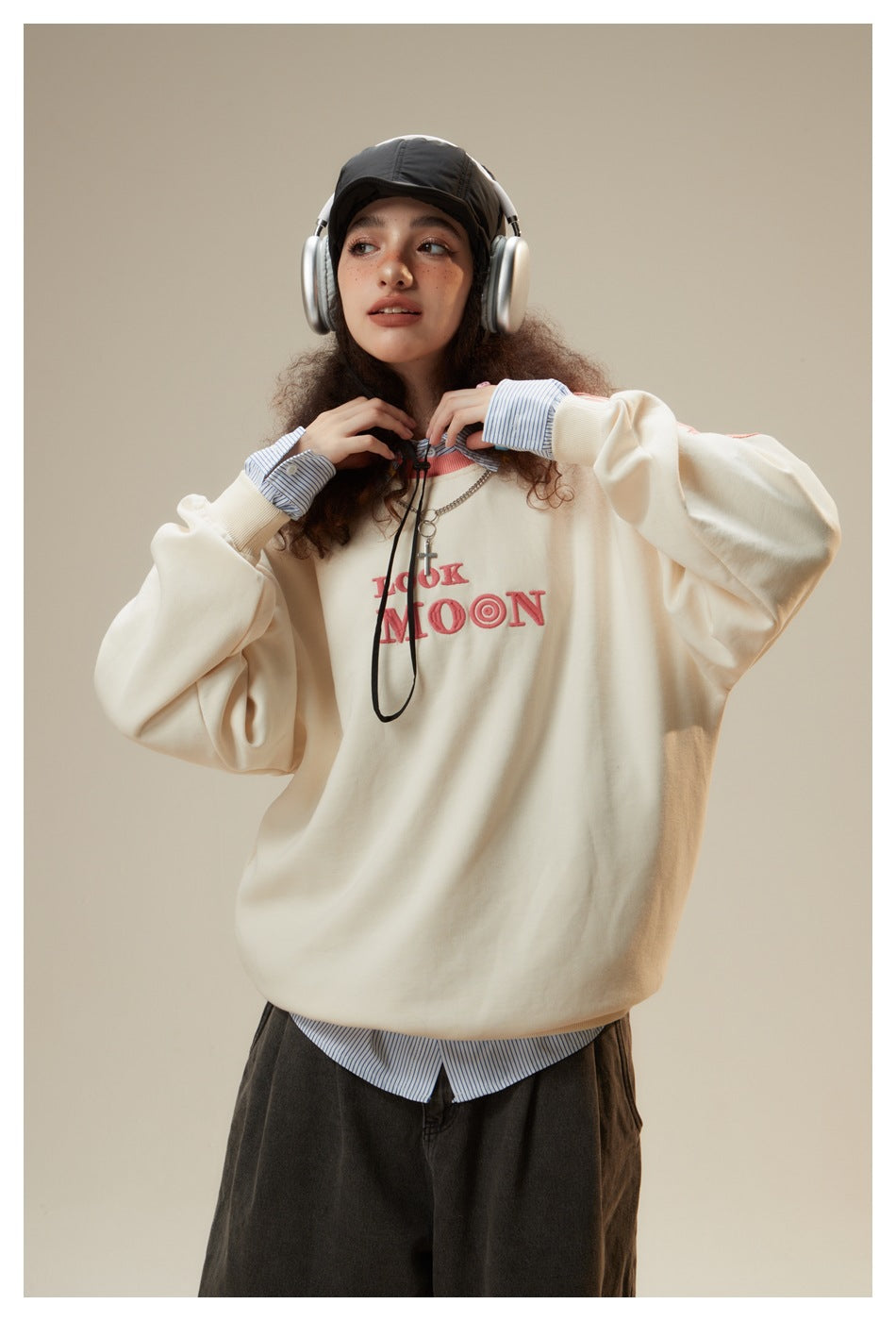 LOOK MOON SWEATSHİRT