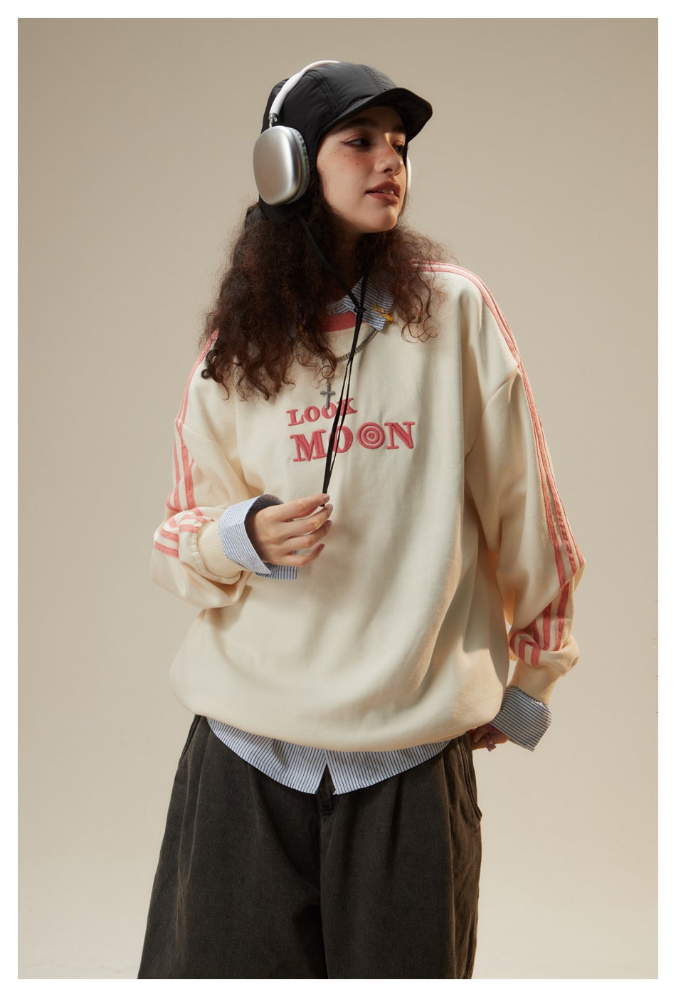 LOOK MOON SWEATSHİRT